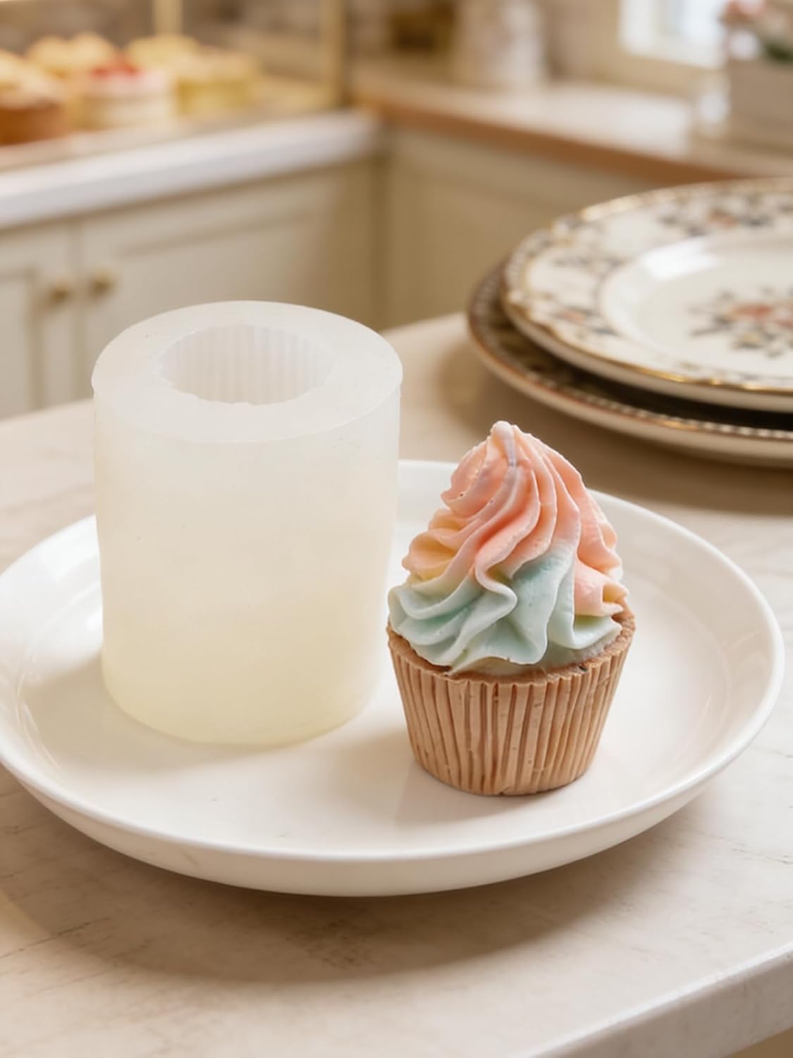 Cupcake Silicone Mold, 2 Pieces Ice-Cream Cupcake Resin Candle Mold Cupcake Shape Cake Mould for Wedding Birthday Party Decor Soap Epoxy Casting DIY Crafts Chocolate Fondant(Ice Cream Cup)